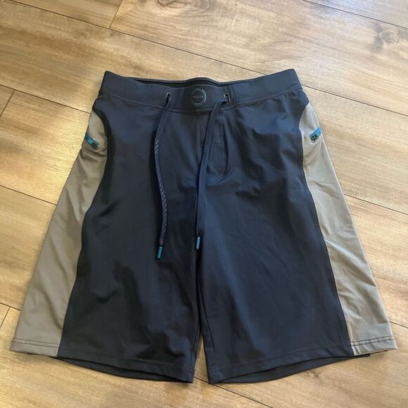 Hylete Lot‎ of 2 Athletic Workout Shorts Men Medium  Bin O-20 - Picture 2 of 5